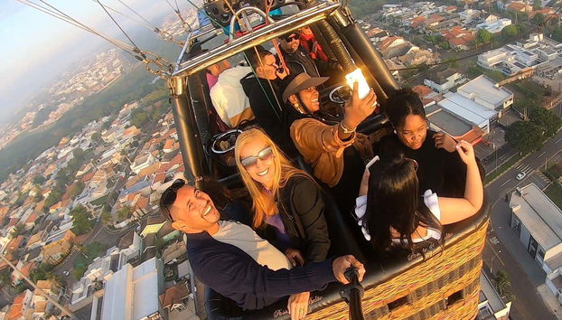 Grupo durante o passeio de balão