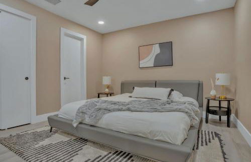 Stunning 2 Story Villa with Pool - Photo 2