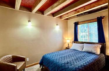 The Cozy Acorn Cascade Lake Retreat - Photo 12