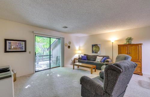 Bella Vista Townhome with Deck Near Back 40 Trail! - Foto 4