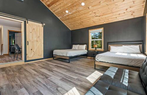 Lakefront Home with Private Beach Access & Hot Tub - Foto 35