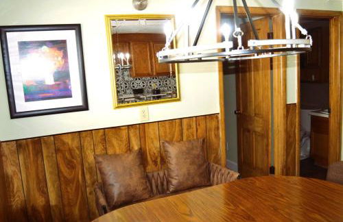 Grand Red - six-bedroom apartments near the UND campus - Foto 45