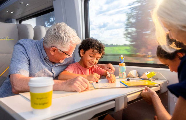 Trem de alta velocidade Brightline entre Boca Raton e Orlando - Foto 1