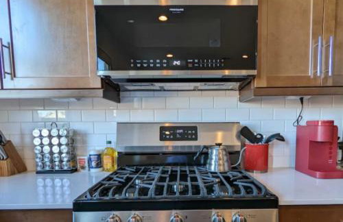 Southwest Mountain View Hideaway, Cozy Comfort at it's Best - Photo 12