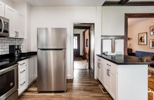 Luxe Mid-Century Styled Historic Townhouse #1 - Foto 11