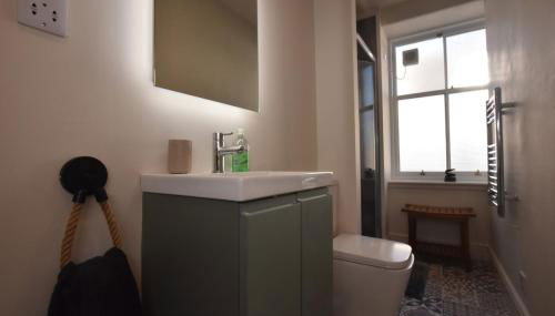 The MacKenzie Apartment - Photo 3