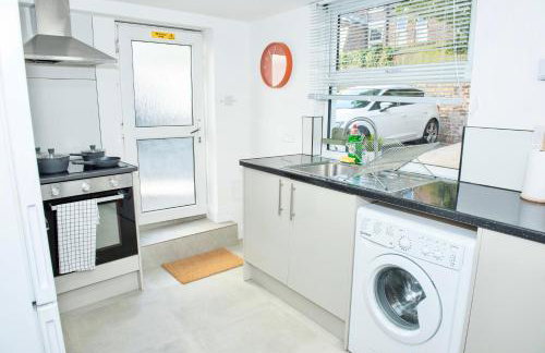 Large 1 Bed Apartment In Southsea Portsmouth - Sleeps 4 & Free Parking - Foto 23