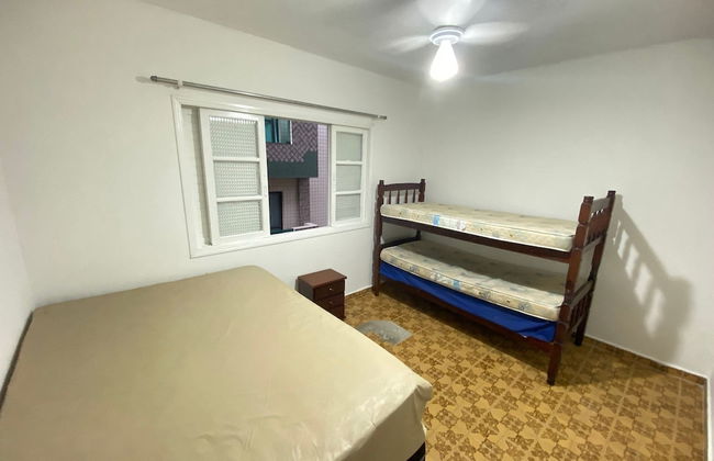 Pé na Areia Praia da Guilhermina - Foto 2