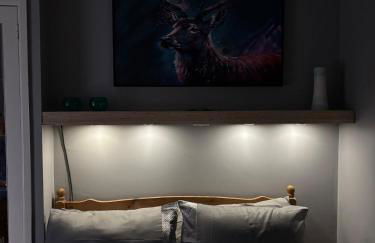 Garrick's Suite-Home away from Home- suitable for couples retreat, Contractors and NHS- free parking - Foto 8