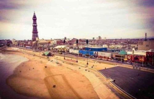 Spacious Family Home Minutes from the Beach - Foto 6