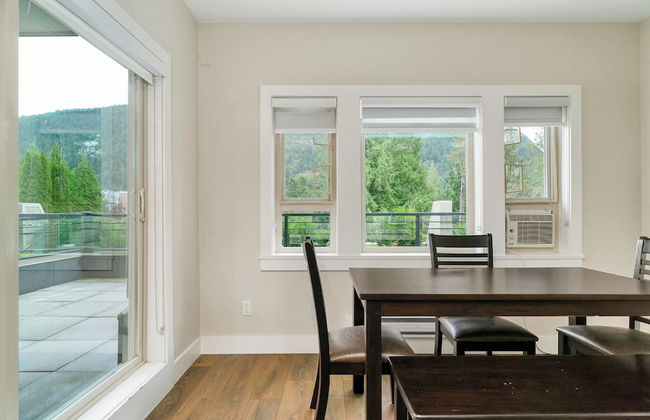 Opulent Oasis Exquisite 2Bedroom Retreat - Photo 7