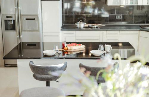 Luxus City Apartment - für Gruppen & Familien mit Whirlpool, Terrasse & Grill - Top Lage - Foto 31