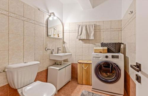 San Elias House - Photo 26