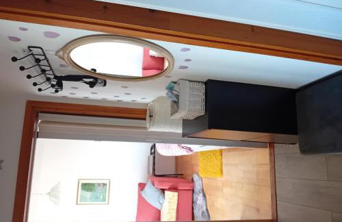 Plesivica Hillside Holiday Home with Hot -Tub - Foto 45