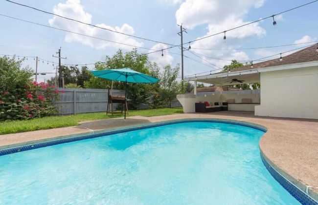 McAllen Majesty 4BR w Pool and Comfort - Foto 55