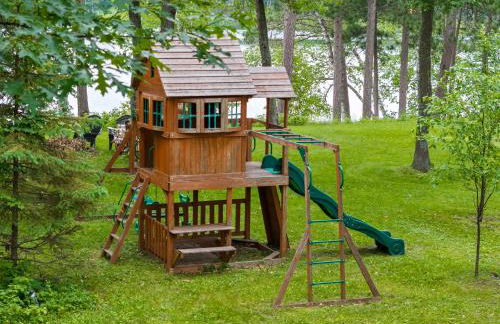 Large Home with lake views and space to entertain friends - Foto 22