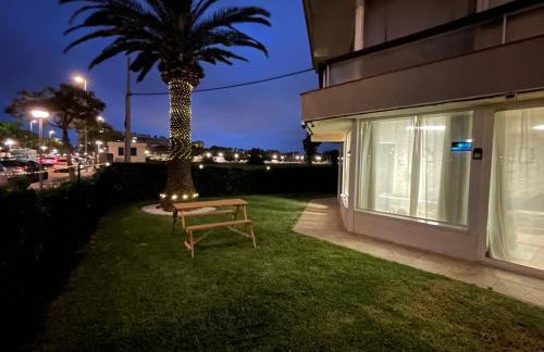 Piso delante de la playa La Pineda con 2 habitaciones - Foto 4