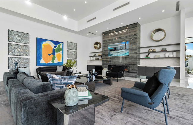 Sleeps 26 Pool, Hot Tub, Pickleball & Putting Green Bravo Villa #12 by Avantstay - Foto 24