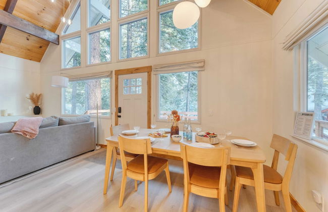 Peaceful Tahoe Retreat 5mins to Lake Cozy Modern Cabin - Foto 10