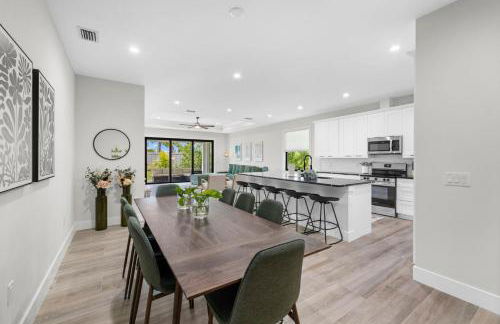 Naples Getaway by Beaches & Pickleball Courts - Photo 19