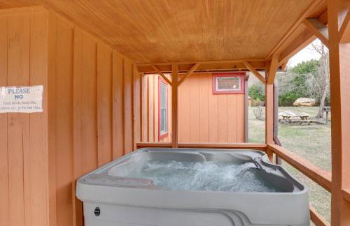 Blue Ridge Hideaway! Cabin with Hot Tub and Views - Foto 18