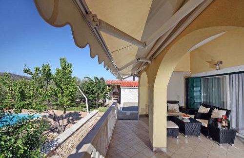 Holiday house with a swimming pool Lozovac, Krka - 11715 - Foto 20