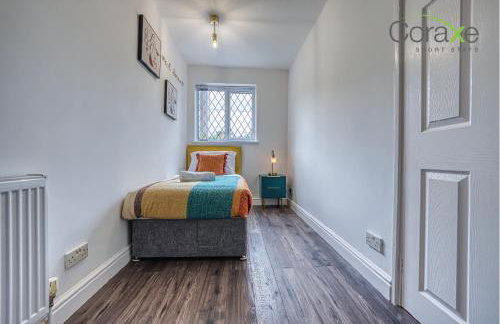 3 Bedroom Blissful Living for Contractors and Families by Coraxe Short Stays - Photo 20