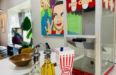 Artists Bungalow ARCADE King Beds near the beat - Foto 9