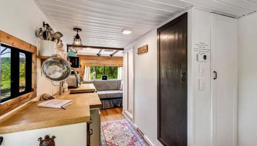 Gorgeous Caravan Glamping Escape for Four in Dover, Ohio - Foto 2