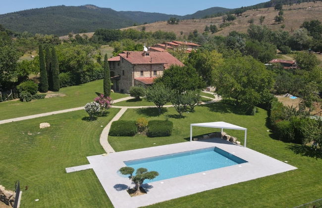 Villa in Tuscany With Pool & Panoramic Views - Photo 1