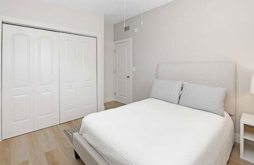 Totally Renovated Near Beach - Photo 14