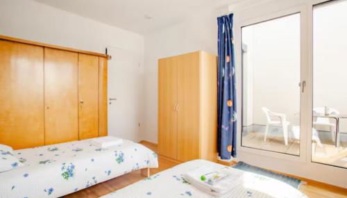 Beautiful room with balcony direction to Messe - Foto 2