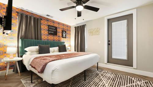 HostWise Stays - King Bed - Free Street Parking - Walkable Location - Foto 3