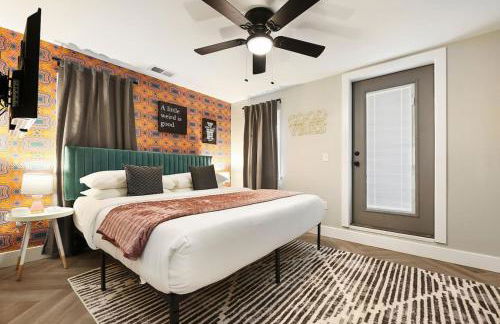 HostWise Stays - King Bed - Free Street Parking - Walkable Location - Foto 3