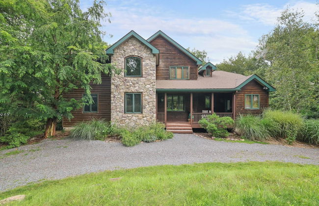 Elk Hollow by Avantstay Lakefront Chalet w/ Game Room & Fire Pit - Photo 58