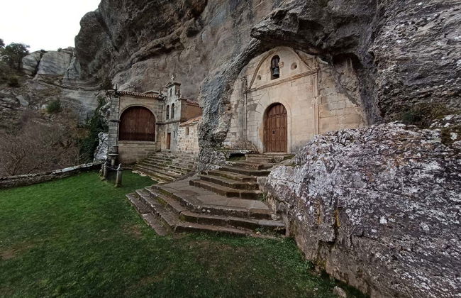 Excursion à Espinosa de los Monteros, Puentedey et à l'ermitage de San Bernabé - Photo 1