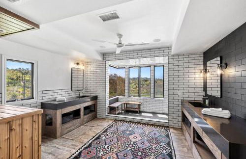 Private Gated 6BR Luxury Estate, Gym, Lake View - Foto 43