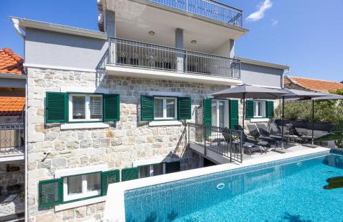 Lovely Home In Ostrvica - Photo 3