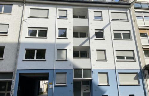 Spacious Apartment with Balcony - nearby Schlosspark - APOLONIAliving - Foto 57