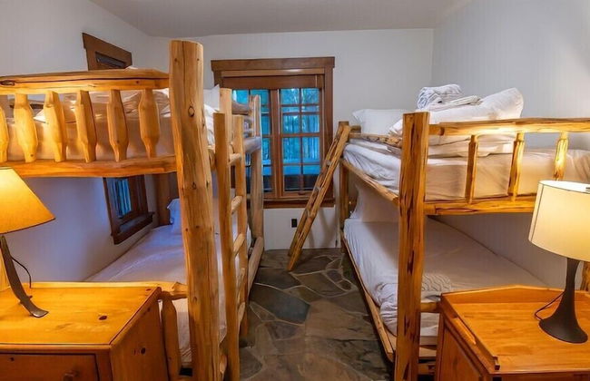 Snow Creek Cabins by Fernie Lodging Co. - Photo 29