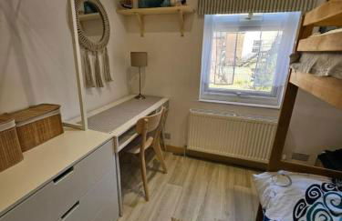 Isle of Wight Gem Cozy 2BR in Ryde - Photo 12