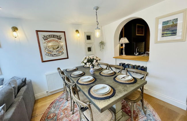 Dolls House - Luxury Townhouse - From 400 Per Night - Photo 59