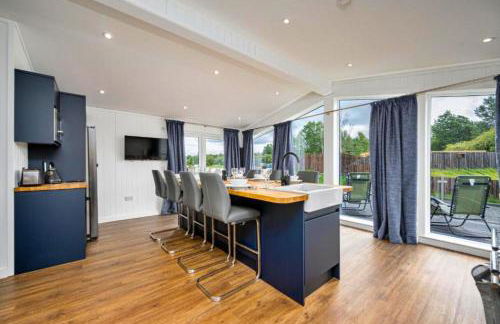 Finest Retreats - Silverwood Executive Chalet - Photo 3