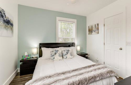 Walk to Downtown and Seneca Lake Updated Retreat! - Foto 11