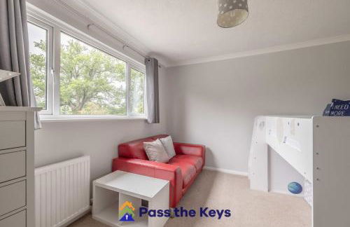 Detached countryside family home, set in extensive private gardens, with a hot tub - Pass the Keys - Photo 17