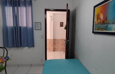 Seu Apto Praia da Costa 2 Sala Quarto Banheiro 1 Cama casal e 2 Camas Solteiro Econômico Local Excelente Ar Cond Frigobar Microondas Tv Todo Seu Centro - Foto 10