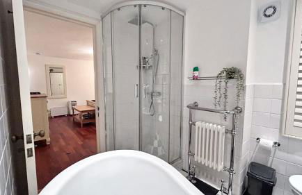 Luxury 3-Bed Apartment in Marylebone near Oxford Street & Baker Street by Staylio - Foto 26