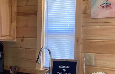 Unique Cabin Near Surf City with Loft and Parking - Foto 5