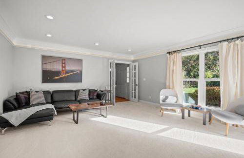 Hobbs Mill Ski Lodge Theater Games Dogs OK - Photo 7