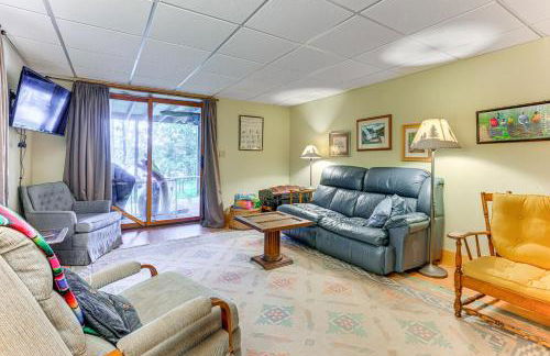 Peaceful White Sand Lake House with Dock and Deck! - Foto 19